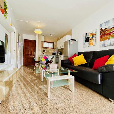 Orange And White Apartment In Yumbo San Bartolomé Exterior photo