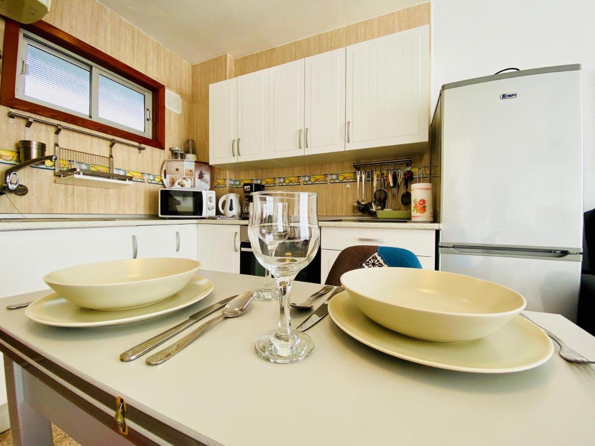 Orange And White Apartment In Yumbo San Bartolomé Exterior photo