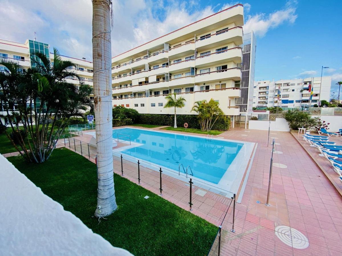 Orange And White Apartment In Yumbo San Bartolomé Exterior photo