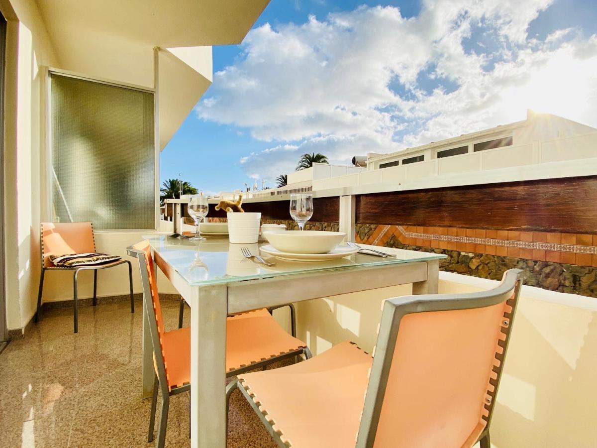 Orange And White Apartment In Yumbo San Bartolomé Exterior photo