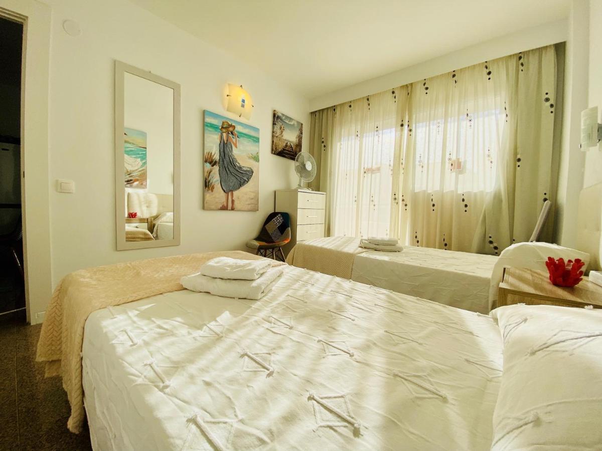 Orange And White Apartment In Yumbo San Bartolomé Exterior photo