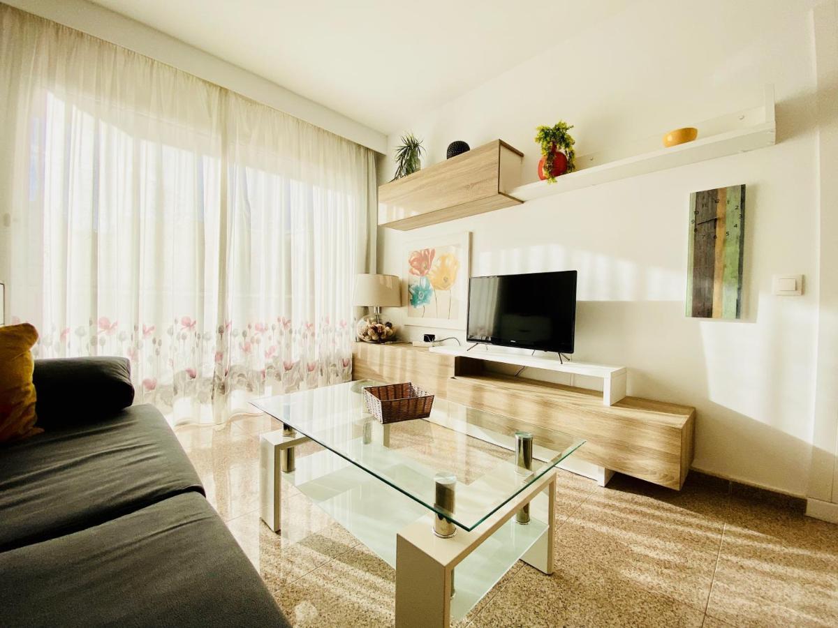 Orange And White Apartment In Yumbo San Bartolomé Exterior photo