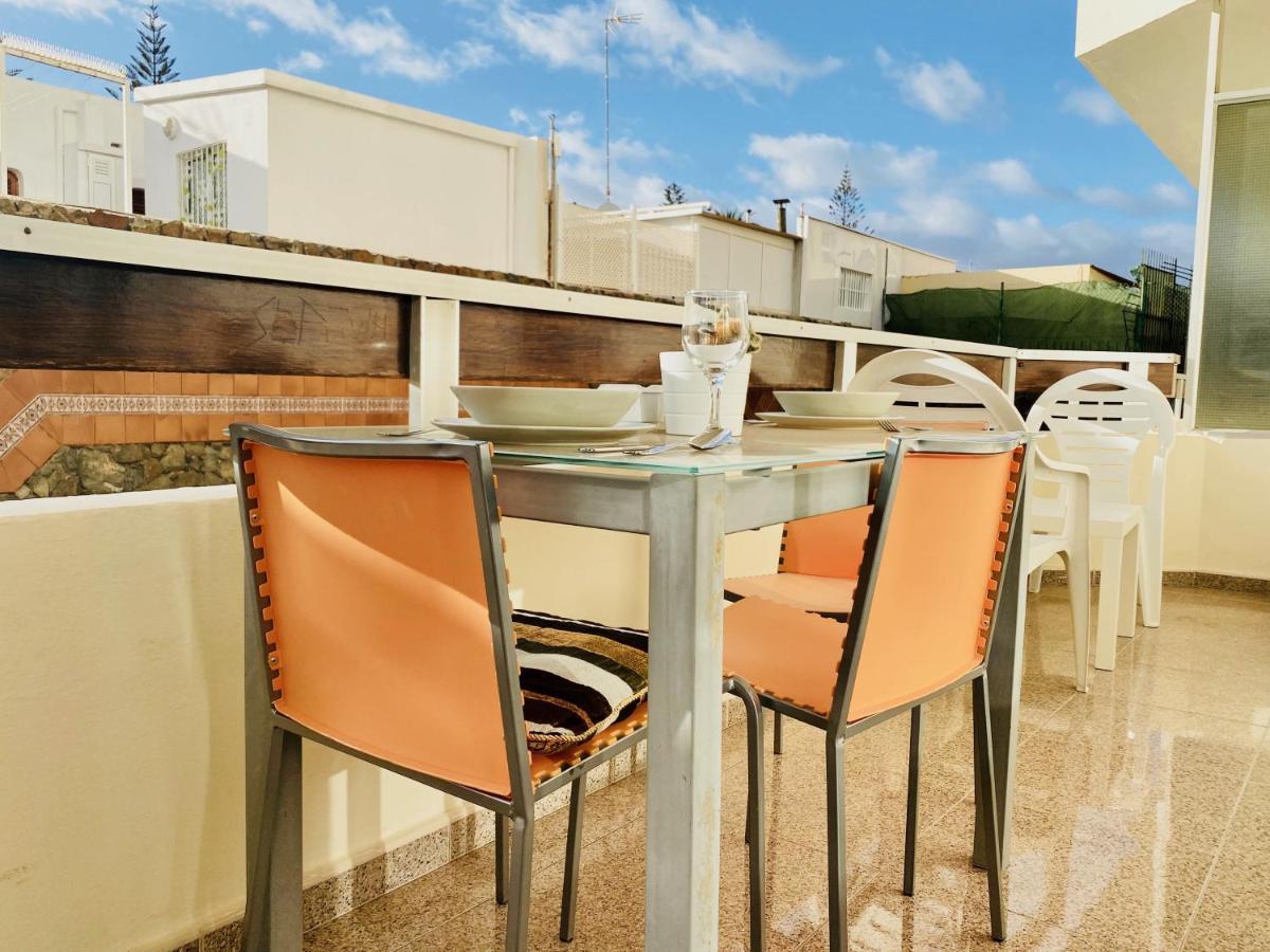 Orange And White Apartment In Yumbo San Bartolomé Exterior photo